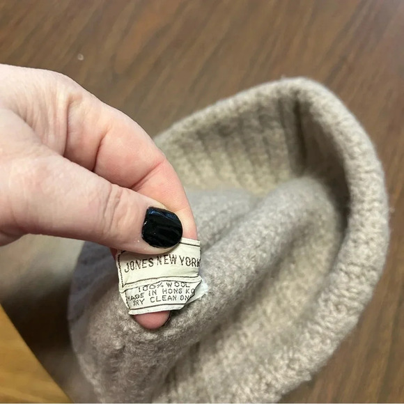 Jones New Your 100 Wool Beanie Tan - Picture 2 of 3